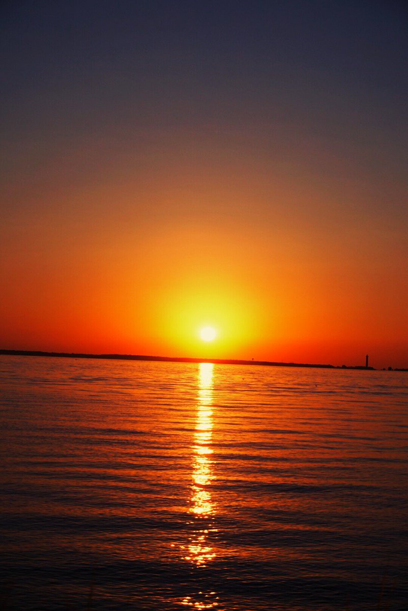 MosesCLE's tweet photo. #Sunset #KelleysIsland #lakeerielove @BethHMcLeod @sos_jr @CoastalOhio @OhioExplored @LakeErieResorts #OHIO #KI2016 https://t.co/fZipKrqngy