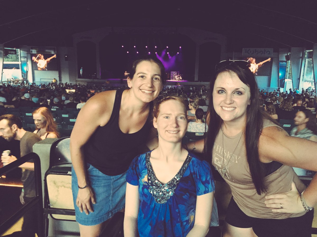 xoPennyLane's tweet photo. Friday night adventures with some of my fav ladies @lkochak @ChrisStapleton @TheBrandyClark https://t.co/urIROcRXZS