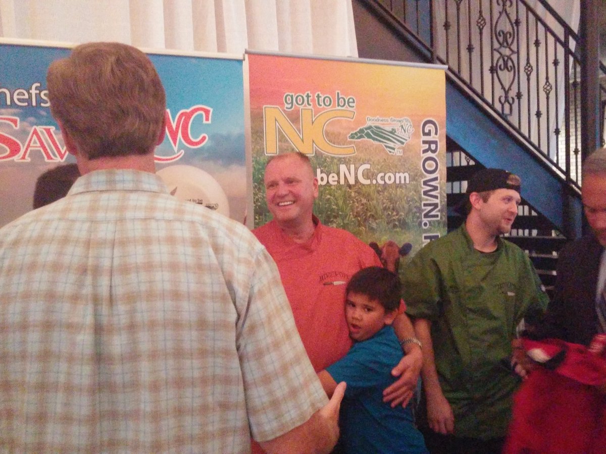 WRALOutandAbout's tweet image. The coveted red chefs jackets to team #mirepoix. #compdiningnc