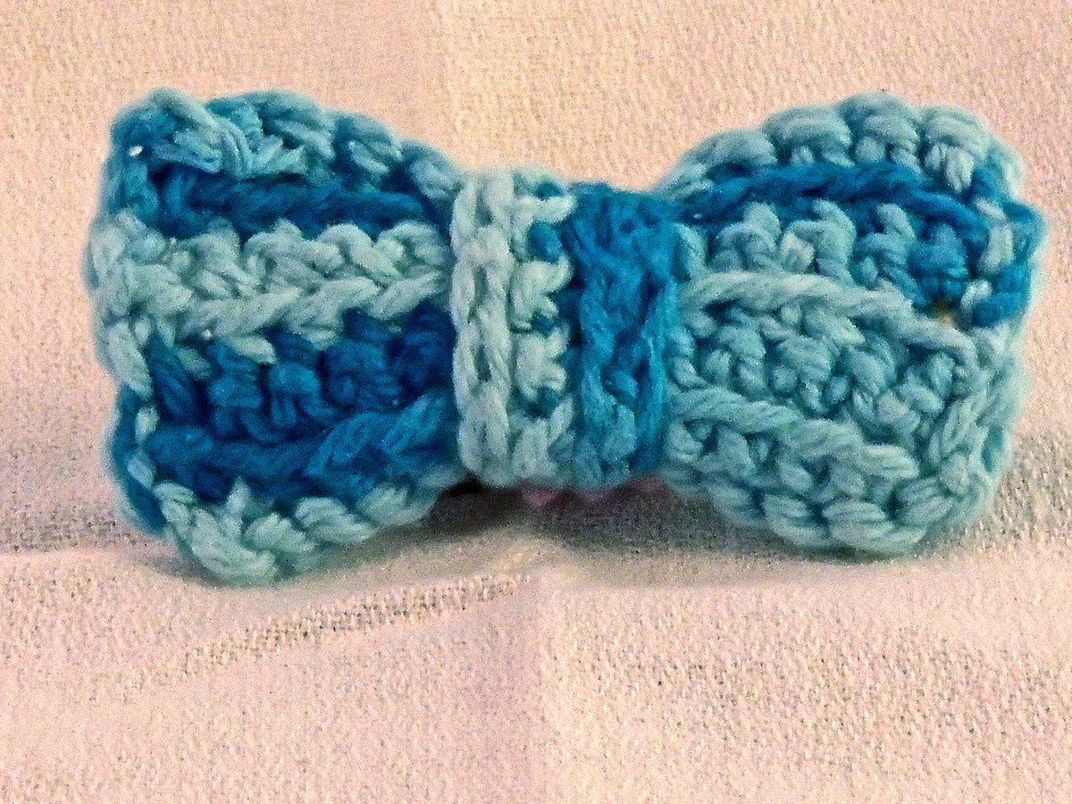 SeaminglySister's tweet photo. It doesn't get much cuter than these mini crocheted bows! #crochet #bow #girly #bows #littlegirls #beautifulblue https://t.co/4Oxc9hGmaB