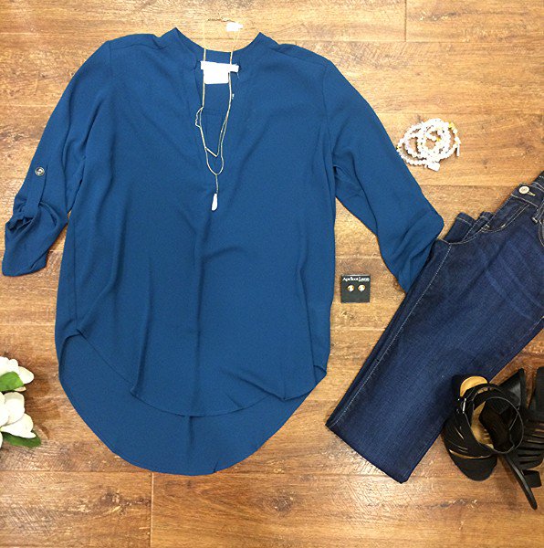 ApricotLaneMSLA's tweet photo. Dress up denim easily with this beautiful blue top! 😍
#xoxoAL4You #fancytop #dressup #denimlove #apricotlanemiss... https://t.co/038pBdrBQY