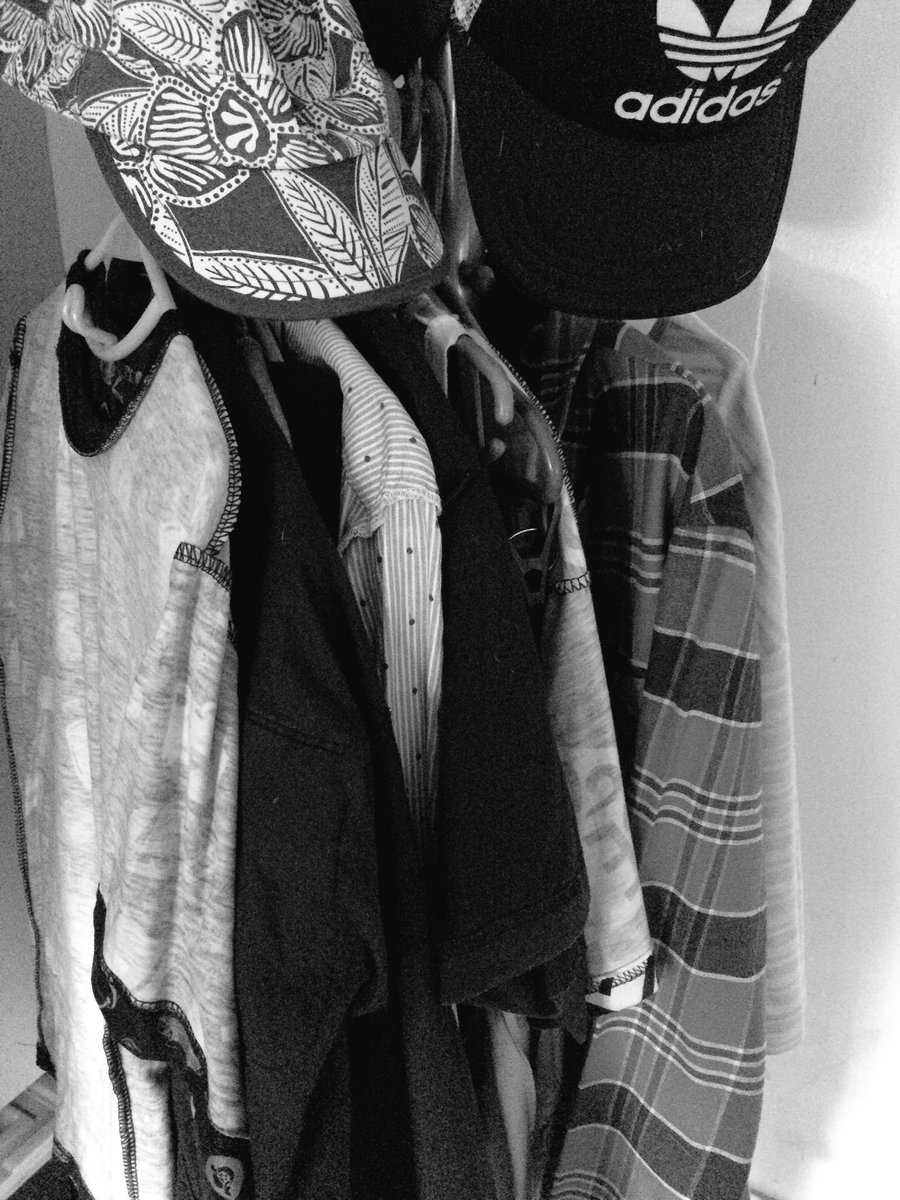 Keanboi27's tweet photo. Outfits for next trip. Lol #exagg haha https://t.co/nBv7rW4U6q