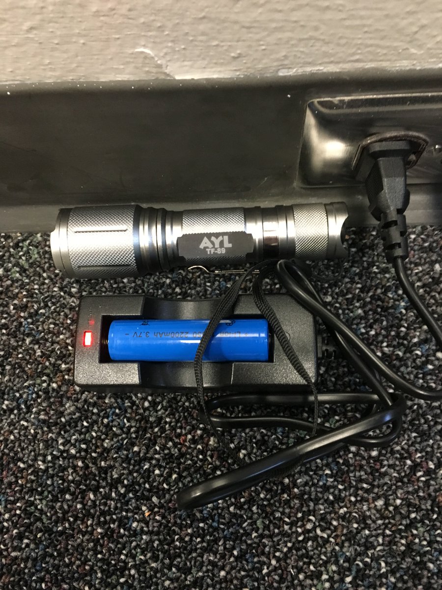 JMacsBzz's tweet image. Need a new flashlight? This #AYLFlashlight does it ALL! Bright, Zoom In/Out. Get it @amazon amzn.to/29Y4Jvl