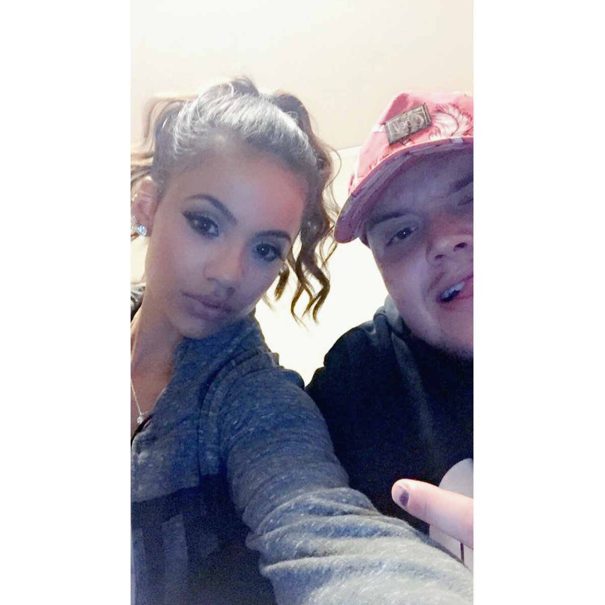 LeeTanaysha's tweet photo. Can't wait to be away vacationing w/ my lover for a week.... A WHOLE FREAKIN' WEEK 😩😍@colin_greenman https://t.co/R7bUWxKyXL