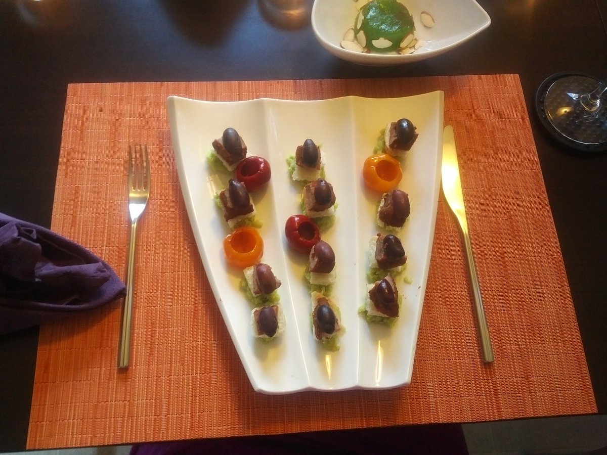 imagediva0103's tweet photo. @nickkokonas we got @Alinea #inspired! Last Sunday and today we created goodies out of the #alinea book! Bucketlist https://t.co/tt94eSCzIy