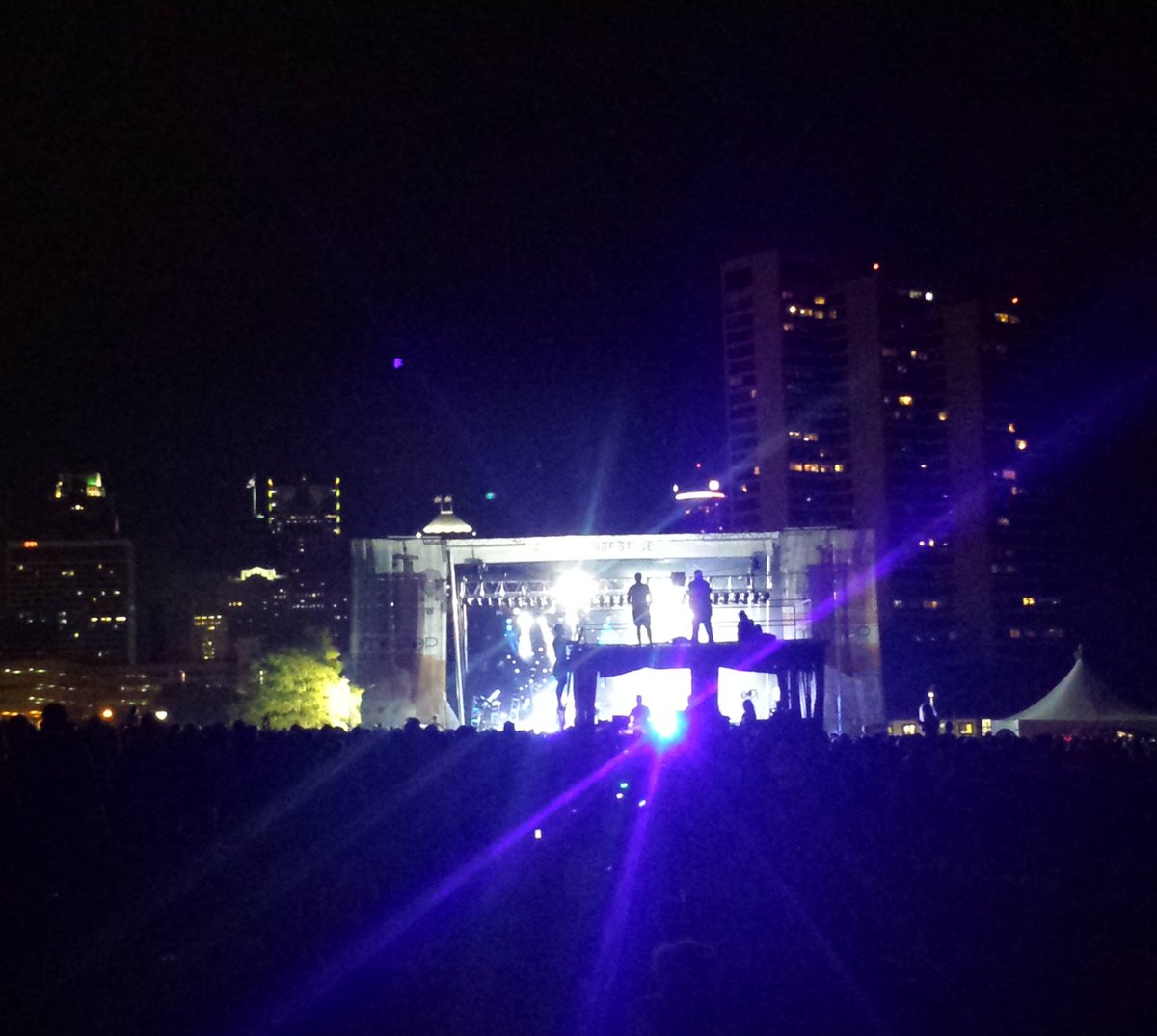 LynnONAIR's tweet photo. Goodnight @MoPopFestival! Until we meet again! #M83 #mopopfest #Detroit https://t.co/a5g7klx6L0