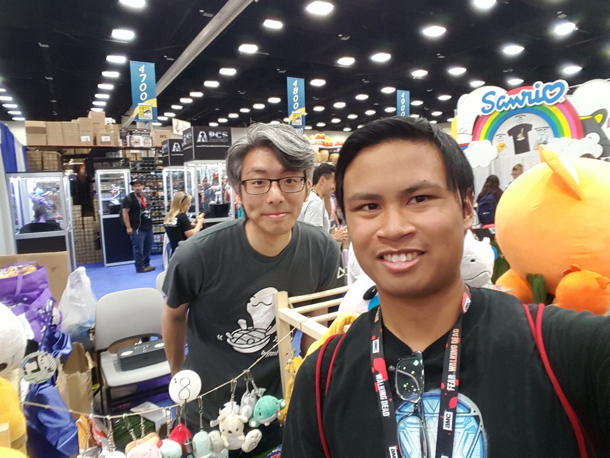 kevinlunas_'s tweet photo. So happy I finally met some of the Wong Fu fam!! #WF4L #sdcc #awkwardanimals https://t.co/fCEtgUFir9