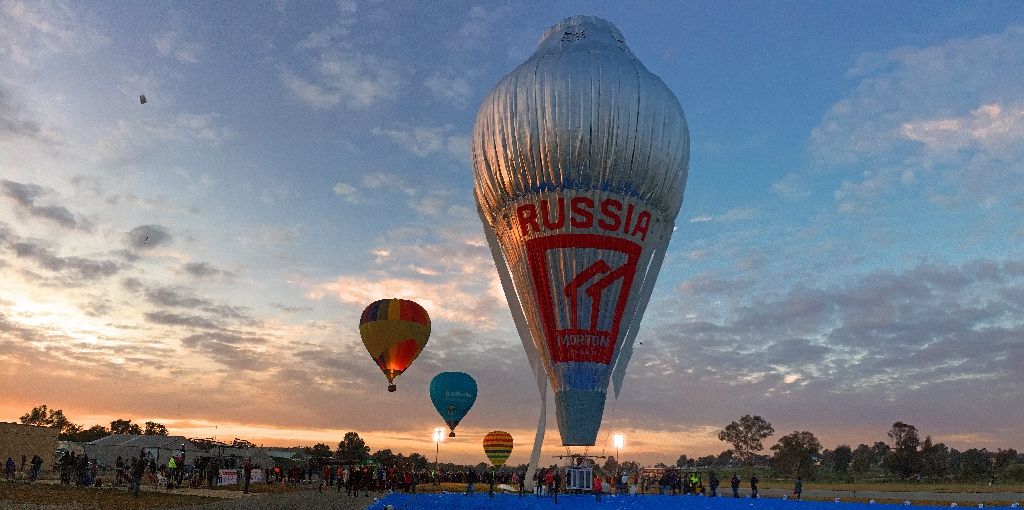 internetheat's tweet photo. Russian Fedor Konyukhov has broken the record for the fastest round-the-world flight in a hot air balloon. https://t.co/4YkIrdLAab