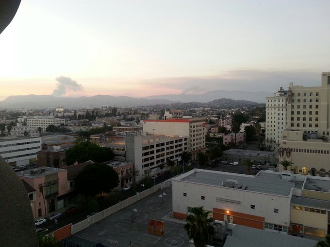 Two fires visible from my window, to the west & north. #LALife https://t.co/R4wp2PMnVJ
