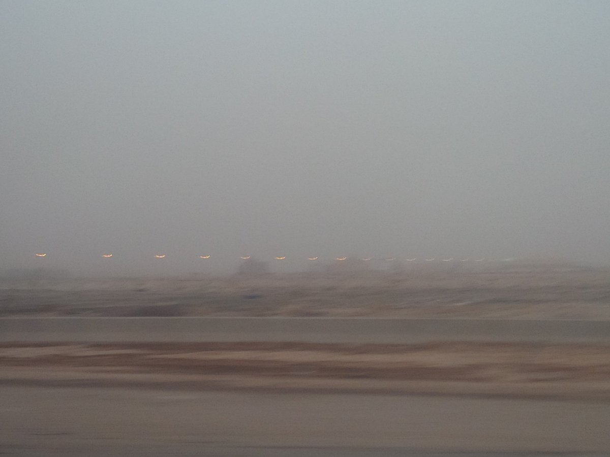 tagh10399's tweet photo. @jed_weather @AskJeddah @JeddahNow @Jeddah_Info_ 

#جدة_الان 
غبار شديد شمال جدة ورياح قويه 💨 https://t.co/CP6bZI8IFQ