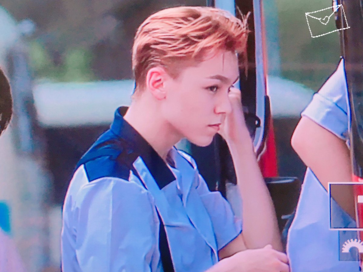 17hansolpics's tweet photo. I'm not crying I just have vernons forehead in my eyes https://t.co/gQZY7FS7Vx
