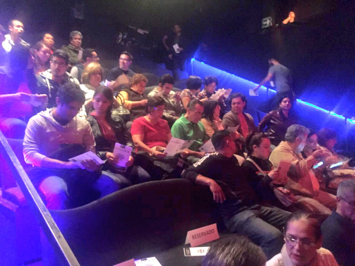 alasbutacas's tweet photo. ¡Gracias a socios y amigos que nos acompañaron hoy a la maravillosa obra @PajarosDelAdios en @ForoShakespeare! BRAVO https://t.co/Zv6OtjpSVW