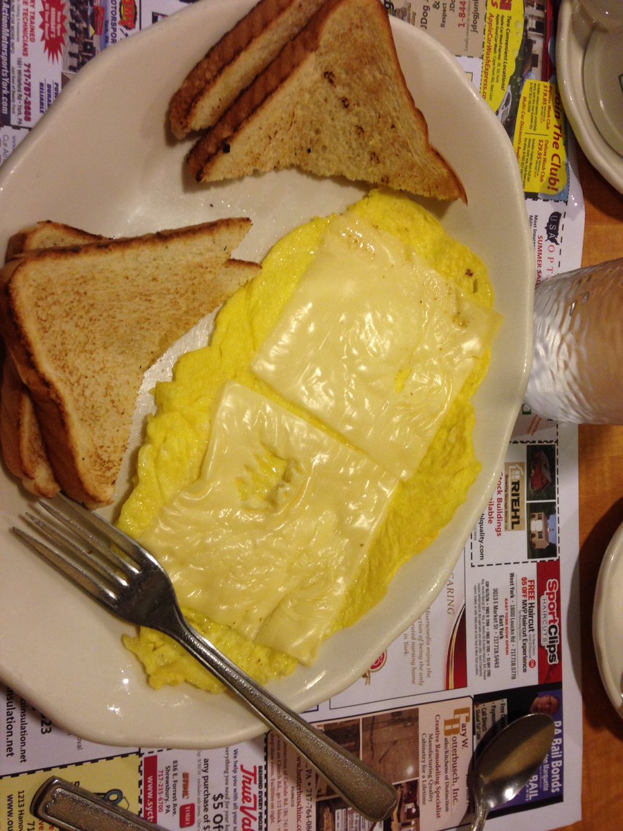 libbyaff_'s tweet photo. "Can I have scrambled eggs with shredded cheese in it" https://t.co/nvFN6RLH80