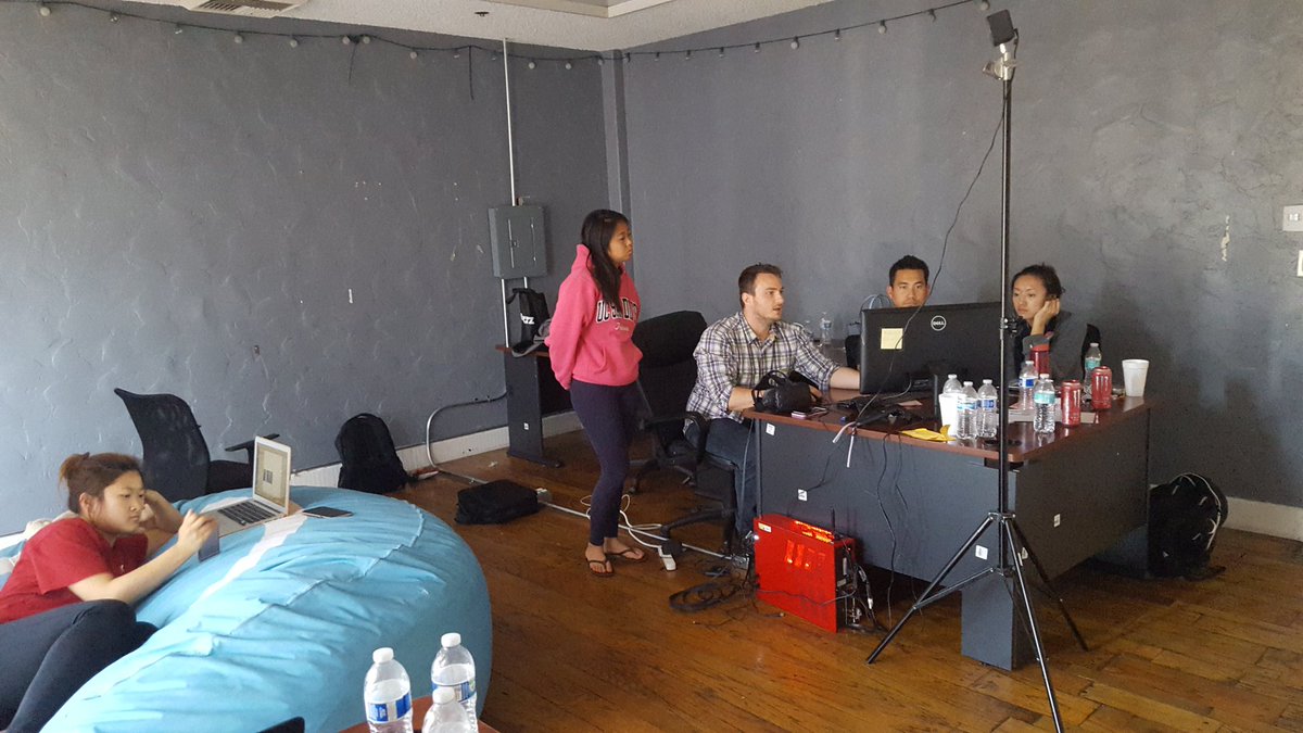 UnderminerXR's tweet photo. @QNGaming @htcvive Great time today helping out with #optimization at the #mindbodyvr Hack-a-thon https://t.co/8YQS67DdFm