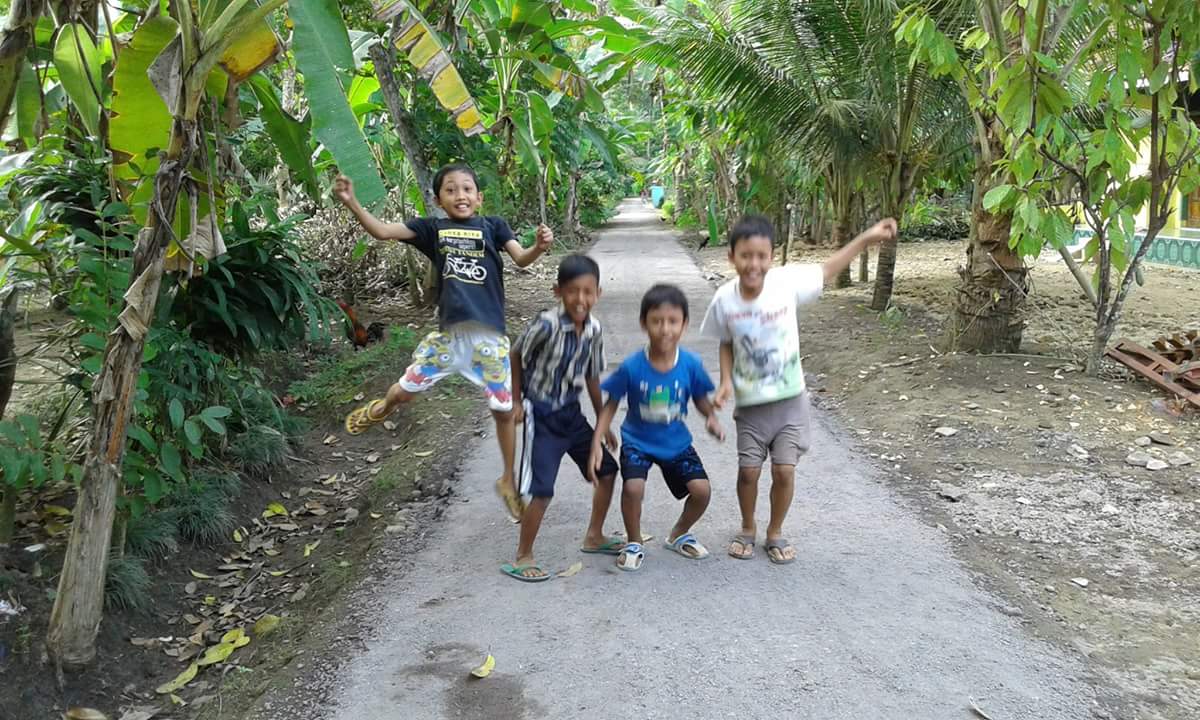 RJ_Rafiqiahmad's tweet photo. lokasi Pengaspalan yang didanai dari Dana Desa2016. desa kalapasawit ciamis. @ogysugiyono @KemenDesa @Marwan_Center https://t.co/pdwdIEBwqG