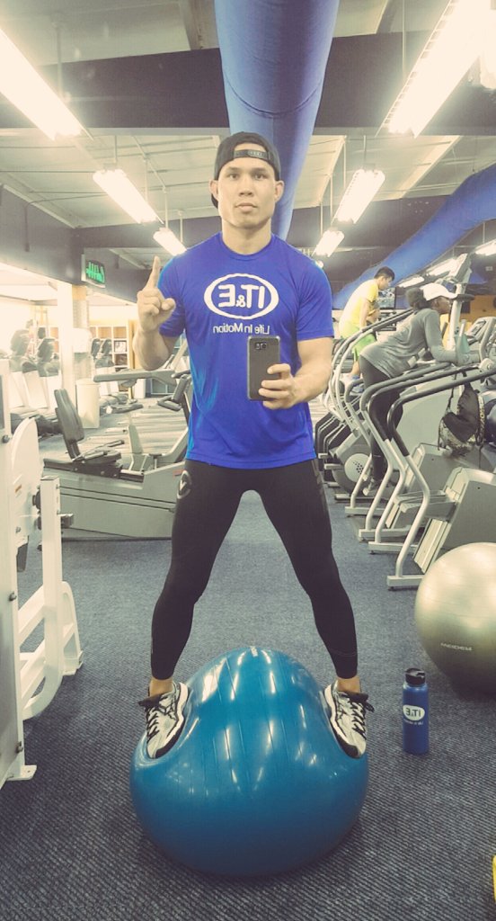 JonCruzTuck's tweet photo. ESSENCE OF BALANCE
#ROADTOUFCMANILA
#ITELIFEINMOTION
#DNAINC
#THEKOYPOND
#MADEORIGINAL https://t.co/XVL009ORfe