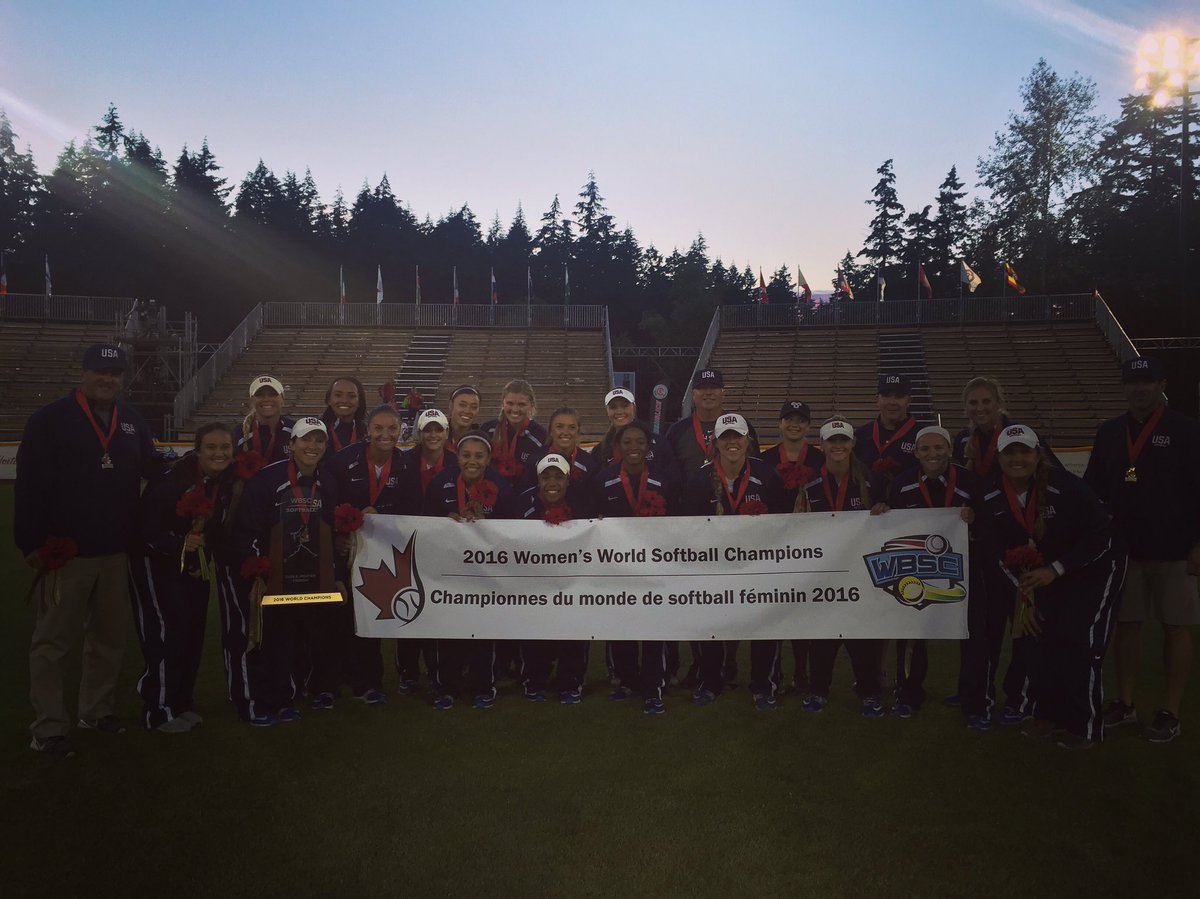 USASoftball's tweet photo. Feeling the 🏆 life! #SoarEaglesSoar https://t.co/6sGonkm9tp
