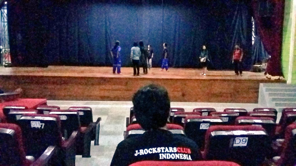 ini venue buat Mahakarya 1Dekade <a href="/JRsIndonesia/">J-Rockstar Indonesia</a> 👊😎 cc <a href="/JROCKS1spirit/">J-ROCKS</a> <a href="/sony_ismail/">leedsunited.blt</a> <a href="/s_wimayoga/">S.W.Y</a> <a href="/imanine/">Iman J-Rocks</a> <a href="/Anton_kelces/">Anton Kelces</a>