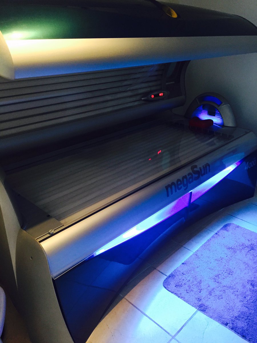 Solariumdorking's tweet photo. 🌞🌞🌞🌞tanning time🌞🌞🌞🌞. https://t.co/9jgS5qCdT3