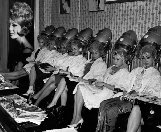 UK_Elevate's tweet image. The end of the shampoo &amp;amp; set; a look back at a former trend bbc.in/2abiQB8 #salontrends #vintagehairstyle