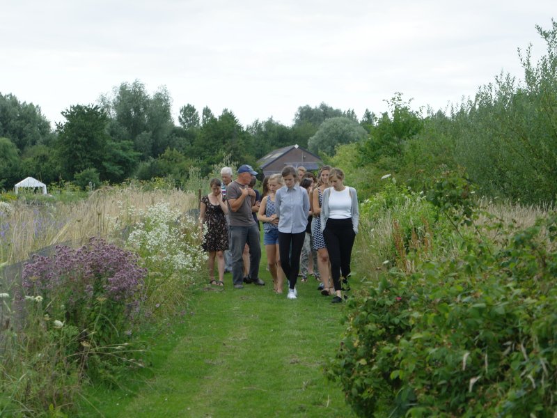 28-07 is het zover, OverVers diner bij de BijenAkker! Heerlijk dineren in de tuin én een rondleiding door de imker.