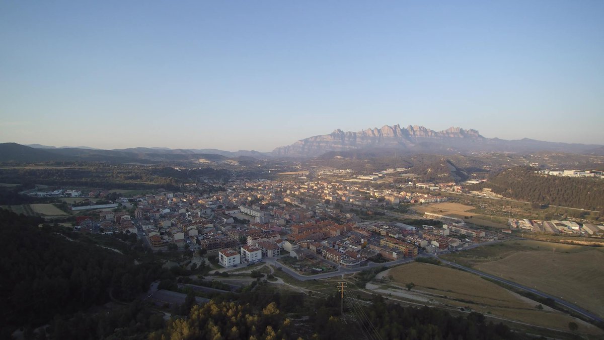 mundusdrone's tweet photo. #SVCastellet #Montserrat #Bages https://t.co/fMJ2t6Sjfu