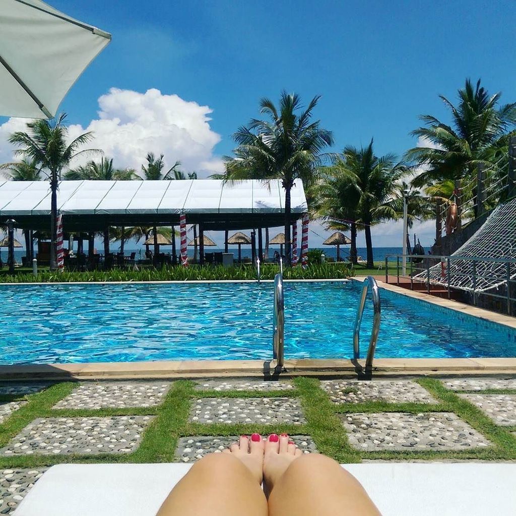 lipglossgirl's tweet photo. Another tough day in #PhoQuoc #Vietnam https://t.co/C8jhBo0ZI9