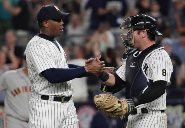 SFGiants_FZ's tweet photo. #MLB #Giants AP source: Yanks discussing deal to send Chapman to Cubs https://t.co/zZjmKCk6MN https://t.co/r6e6sIm39O
