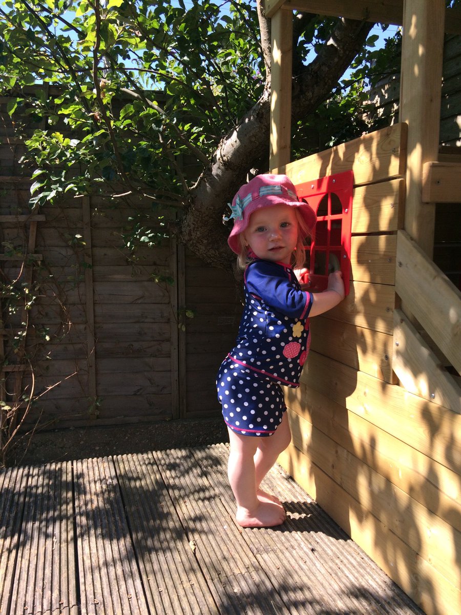 robclarkrockley's tweet photo. Brilliant birthday weekend... Thanks @Rockley1 #happyfamilies #noplacelikehome https://t.co/tMZIzjxYit