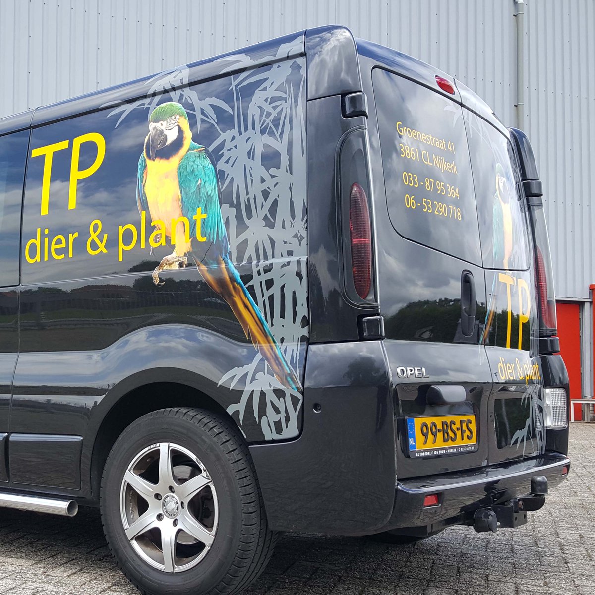 AfdelingSign's tweet image. Wij verzorgden de nieuwe gevelreclame &amp;amp; autobelettering voor @tpdierenplant. Lees meer: bit.ly/2anBd7V