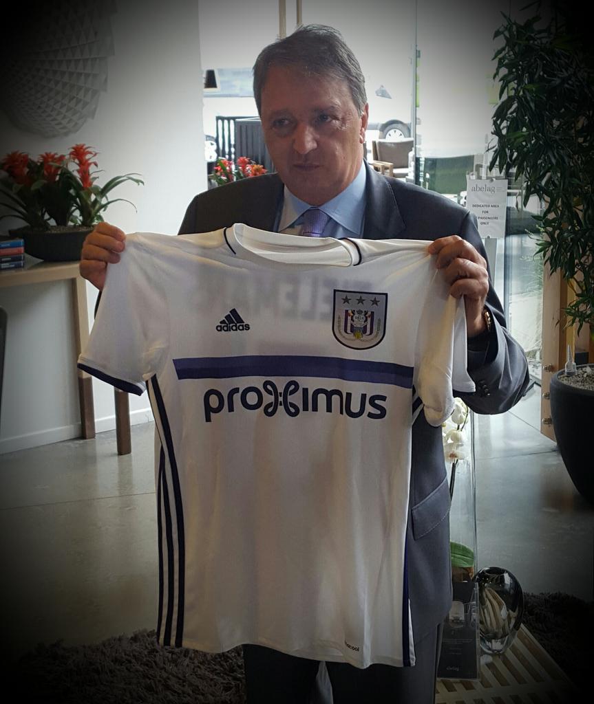 ChrisVImpe's tweet photo. @rsca @rsca_online_fr #newshirt #rostov https://t.co/6rwnLbzOfx