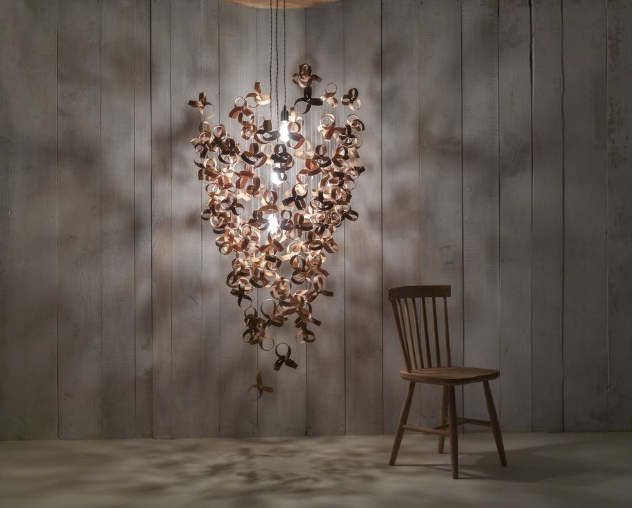 TomRaffield's tweet image. This Flock Chandelier conveys the acrobatic mass of a flock of starlings in the twilight sky ow.ly/GoM8302eMuZ