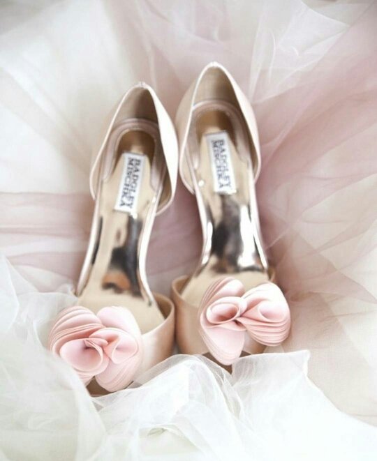 modish571's tweet image. Show you inner feminine aura with this pair of beauty 😊 .The blush color really defines a girly vibe!!
