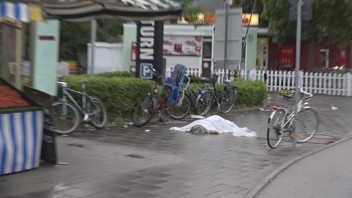 ALBERTOJOSEGAR4's tweet photo. #Ansbach #Munich #germantrainattack 
Atentados en trenes,restaurantes,macdonald,y festivales de música en #Alemania https://t.co/wECabSiesR