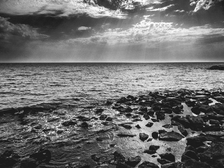 Juno_photo1978's tweet photo. #blackandwhite #junophoto #seascape #alexanderterragno #juno_photo #mare #italia #biancoenero #essential https://t.co/6lZWL7Smbo