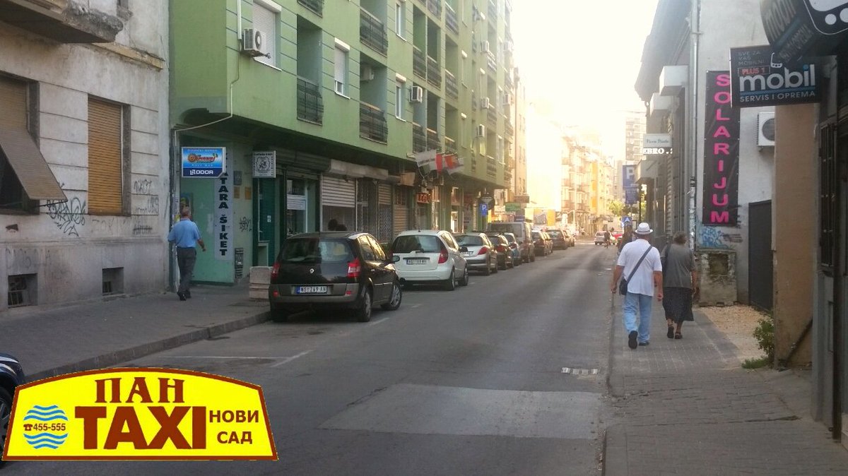 pan_taxi's tweet photo. Pozdrav iz osuncanog i po malo uspavanog #NovogSada . . .Poluprazna Zeleznicka #ulica od pre nekoliko minuta 😊 https://t.co/es9ISII6WG