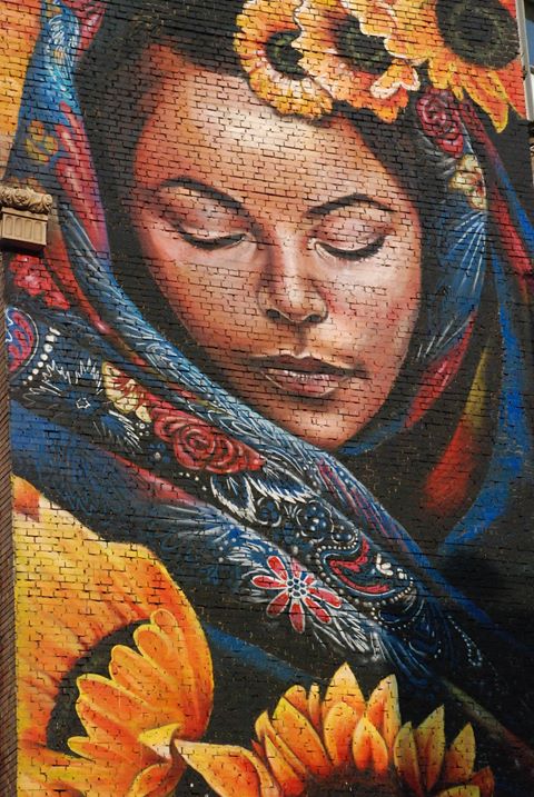 EuromaidanPress's tweet photo. #Kyiv's brand new mural "Protectress" was painted by artist #MataRuda from Costa-Rica
https://t.co/TfswSZfTtV https://t.co/TvBsSLYpa4