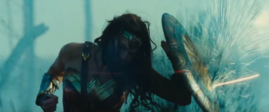 Cronic0rn's tweet photo. Le #teaser de #WonderWoman dévoilé à la #ComicCon2016 https://t.co/VnNxcE9MdW @DCComics_FR @WonderWomanFilm https://t.co/4mdo6HOIU6