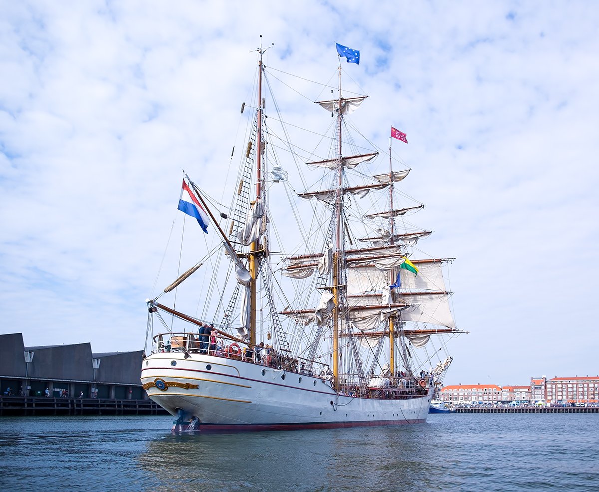Gisteren keerde de <a href="/BarkEuropa/">Bark EUROPA</a> terug naar Scheveningen. Hier onze foto's: facebook.com/thisisthehague… 
#thisisthehague