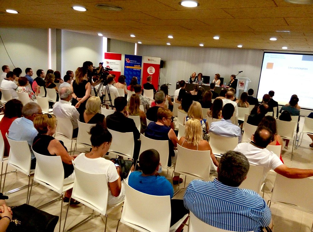 Maf_UMH's tweet photo. BLOG | Resumen de la graduación de la VIII Promoción del @maf_umh https://t.co/XbLsYvFNoq #derecho https://t.co/3fZTecneq6
