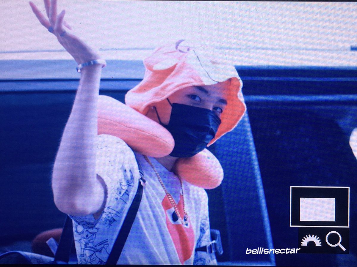 LH0718's tweet photo. 160725 ICN 도착  고생했엉<< @24k_LIANGHUI 
#투포케이 #24K #휘 #梁辉 https://t.co/0v2hJnscCX