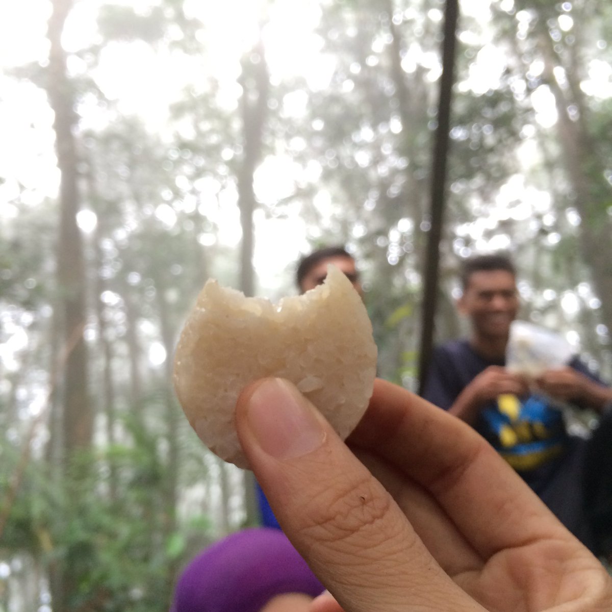 yahhrazib's tweet photo. wlpn mental koyak sbb 12 jam mencanak die tp thank you #ogkl dan abg2 akak2 kekawan baru✨gunung serundum pahang✅ https://t.co/xIkjbF0BWA