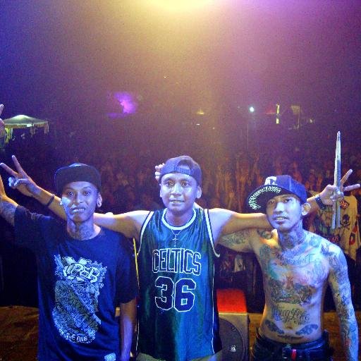 Kabar baik buat kalian semua brockers!3 pria ganteng ini juga akan ada di Launching Album #1 From Village 7/8/2016!👻