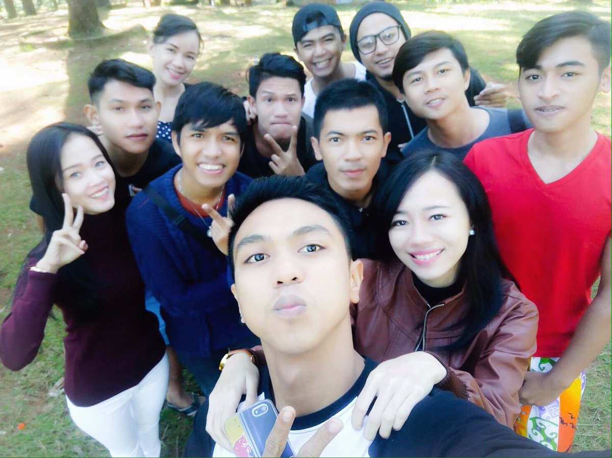 ds_management2's tweet photo. Liburan bareng keluarga DS Managenent... #modelmakasar https://t.co/qh0hf3MvWP