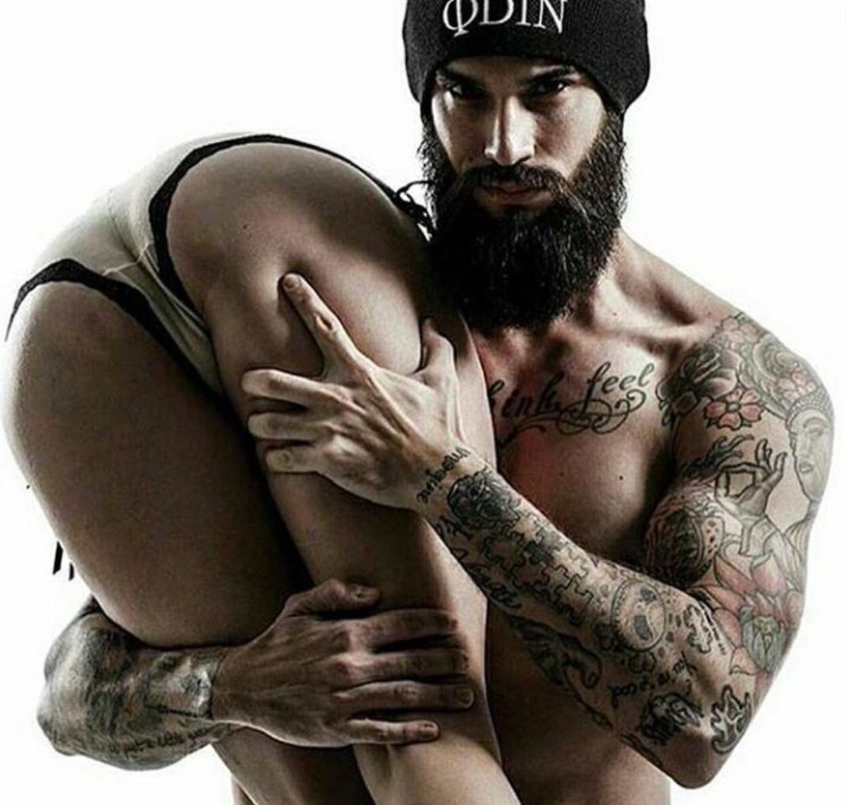 beardlaughter's tweet image. No beard no bitches, a shame to think. With just a little hair youd be in her pink. #growitbro #BEARDS #beardgang