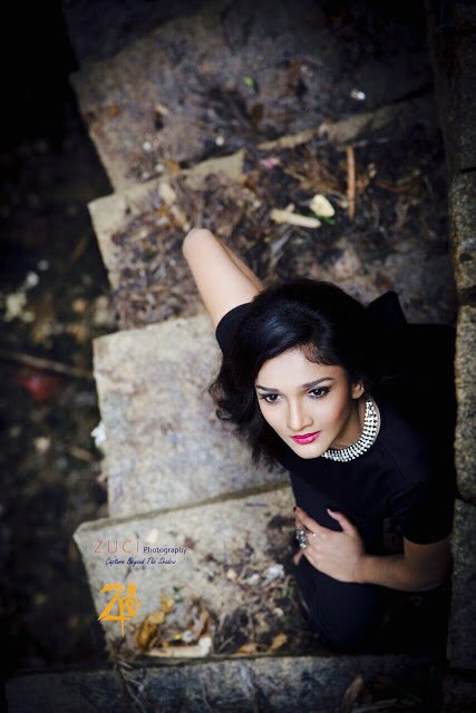 Surabhi Santosh Latest Hot Cleveage Spicy… dlvr.it/LtBTtx #actress #SurabhiSantosh Click link & RT