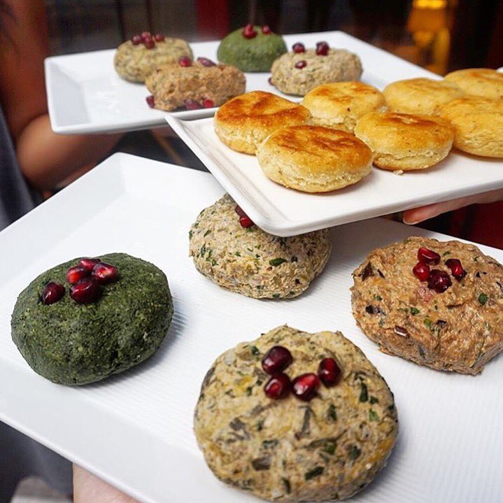 REDCOMPASSny's tweet photo. Warm #cornbread and assorted traditional #Georgian #vegetable appetizers known as #Pkhali! 📷 @lucky__peach #eggplant https://t.co/al2YbcIxrr
