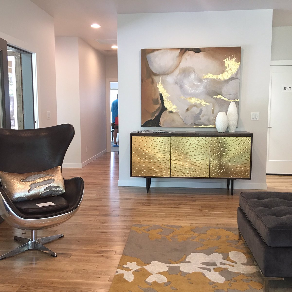 Edgewater Furniture tweet media