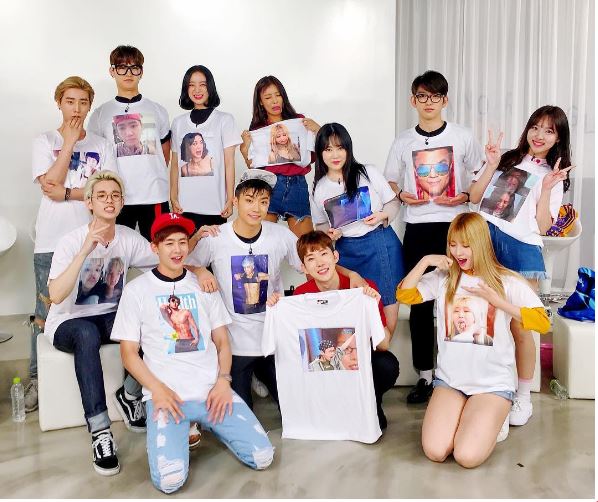 JYP네이션 굴욕 티셔츠입고 단체샷 | 인스티즈