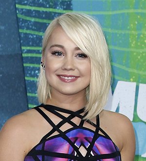 DiabetesMine's tweet photo. Great time chatting w/ @RaeLynnOfficial on #diabetes recently after @cwdffl #CWDFFL16 https://t.co/gT1N6SbukW https://t.co/E9f3c0h73u